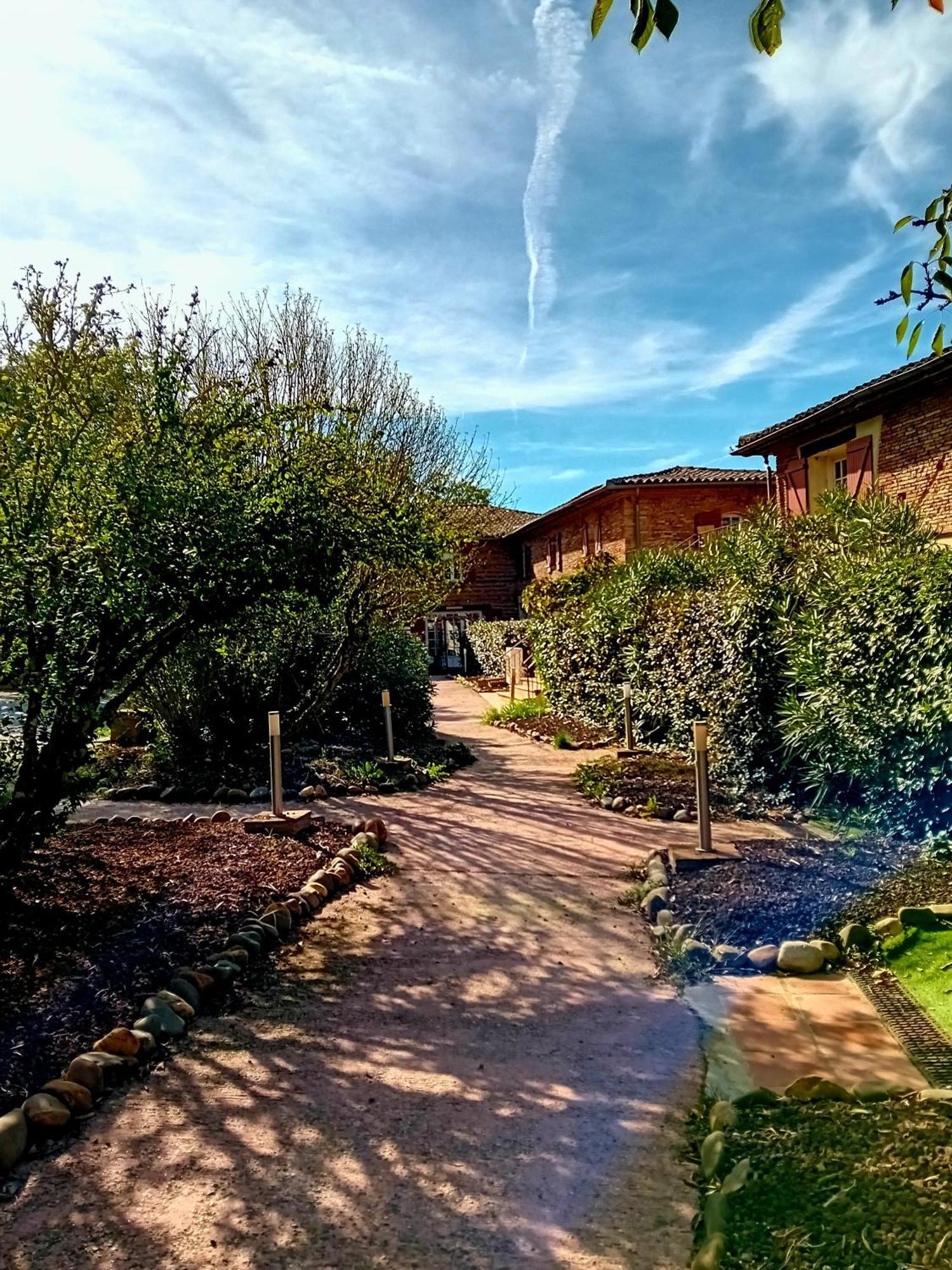Logis Domaine De Peyrolade Bed & Breakfast Daux ภายนอก รูปภาพ